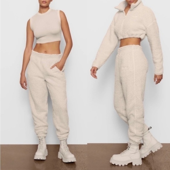 SKIMS Pants - SKIMS Sherpa Jogger in bone 2X NWT